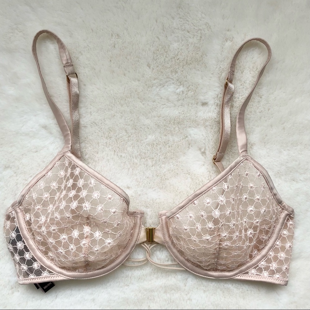 Victoria’s Secret 🖤 Nude Mesh Front Clasp Underwire Bra 🖤 32D